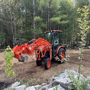 รถแทรกเตอร์อเนกประสงค์ Kubota Lx3310 มือสอง ประสิทธิภาพสูง พร้อมที่ตักด้านหน้า และอุปกรณ์ขุดดินด้านหลังเสริมสำหรับงานอเนกประสงค์ - Product Image 6