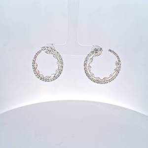 Exquisitos pendientes de lujo, pendientes de aro con diamantes cultivados en laboratorio en oro blanco para mujer, forma de C, doble capa. - Product Image 1