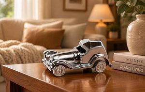 Figurine métallique de roadster classique avec finition chromée et nickel lisse |   Pièce maîtresse de collection de voitures anciennes pour la décoration de la maison ou du bureau - Product Image 5