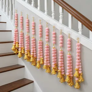พวงประดับผนังสีชมพูประดับลูกปัดพร้อมกระดิ่งทอง ตกแต่งบ้านสำหรับเทศกาล ประดับด้วยกระดิ่งแขวน - Product Image 1