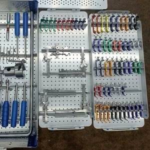 Juego de Retractores Cervicales Tedan Phantom CS-1600 de Azicon, con Hojas de Acero Inoxidable y Titanio, Retractor ACDF, Instrumentos Quirúrgicos para Columna Vertebral - Product Image 2