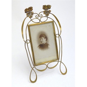 Modern Gold Metal Photo <b>Frame</b> Elegant Desktop Display <b>Frame</b> For Family Portrait And Interior Decoration - Product Image 1