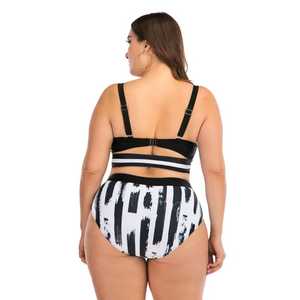 Conjunto de bikini a rayas de talla grande para mujer, top halter cruzado, braga de cintura alta, con aberturas, de spandex y poliéster, traje de baño - Product Image 3