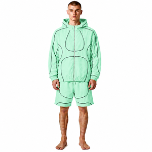 Conjunto Deportivo Personalizado con Logotipo Reflectante, Chaqueta y Pantalones Cortos de Poliéster/Nylon para Hombre, Resistentes al Viento, para Primavera, Unisex, Estilo Hip Hop - Product Image 5