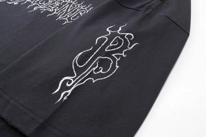 Camisetas estampadas a la moda con serigrafía duradera, costuras de primera calidad y tacto de algodón suave para uso diario. - Product Image 5