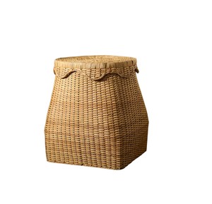 Cesta de ratán con tapa festoneada única, cesta de almacenamiento tejida a mano, organizador decorativo para una decoración interior elegante del hogar - Product Image 1