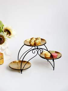 Support à gâteau en aluminium de style artisanal pour marque privée, accessoires de dessert haut de gamme avec une touche artistique métallique - Product Image 6