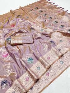 Sari de Seda Banarasi Suave de Primera Calidad con Rico Trabajo de Zari y Meenakari - Product Image 2