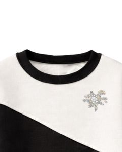 Sudadera de Mujer en Bloques de Color Blanco y Negro, Fabricada con Forro Polar Suave, Cuello Redondo, Estilo Casual para Invierno, con Detalle de Bordado - Product Image 4