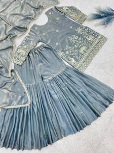 Ensemble Salwar Kameez 3 pièces gris en pure soie Fendi gaufrée pour femme avec Sharara et Dupatta, coupe régulière, séchage rapide, idéal pour les fêtes et mariages - Product Image 3