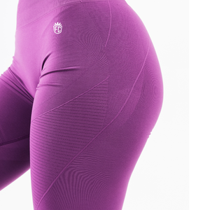 กางเกงเลกกิ้งโยคะเอวสูงไร้ตะเข็บสำหรับผู้หญิง กระชับสัดส่วน ยืดหยุ่นได้ดี เหมาะสำหรับออกกำลังกาย สีม่วง พรีเมียม สวมใส่สบาย - Product Image 4