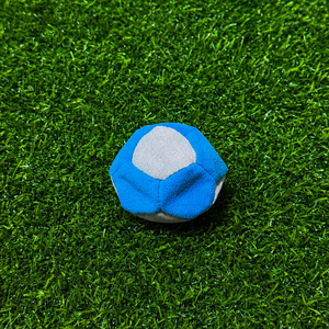 Bolsa de fútbol americano (Hacky Sack) de 12 paneles, dos tonos, de gamuza sintética, colores contrastantes rojo, azul, gris claro, rellena de arena, ¡la más vendida! - Product Image 1