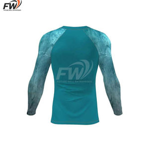Rashguard de compresión de manga larga para hombre con paneles laterales, sublimado con logo personalizado al por mayor para MMA y BJJ. - Product Image 2