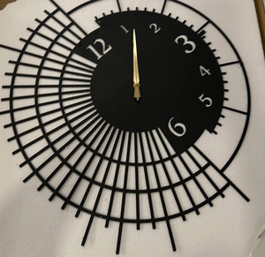 Reloj de Pared Metálico Moderno con Diseño de Medio Sol, Reloj Redondo Asimétrico de Diseño, Reloj Decorativo Negro con Números Romanos, Reloj de Pared Contemporáneo - Product Image 6