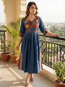 Conjunto de Kurta de Mezclilla para Mujer con Bordado Floral, Corte Holgado, Estilo Casual, Pantalones hasta el Tobillo, Estilo Indio, de Algodón - Product Image 6