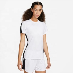 Ensemble de vêtements de sport avec jupe deux pièces pour femmes, short et t-shirt, vêtements de fitness en coton et polyester, vêtements de sport confortables pour femmes - Product Image 4