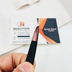 Pince à épiler oblique de haute qualité avec ciseaux affûtés pour le modelage des sourcils, outils légers en acier inoxydable pour l'épilation des poils - Product Image 2