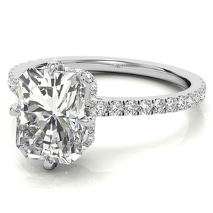 Bague Solitaire Certifiée en Moissanite Taille Radiant 6x8mm Sertie à Griffes en Argent Sterling Plaqué Or Blanc pour Fiançailles et Mariage - Product Image 2