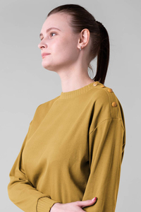 เสื้อสเวตเตอร์ถักคอกลมสีเหลืองมัสตาร์ดสำหรับผู้หญิง แขนยาว แต่งกระดุม เหมาะสำหรับใส่ในฤดูใบไม้ร่วง - Product Image 5