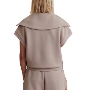 Sweat-shirt court à manches courtes et col surdimensionné pour femmes sweat-shirt à capuche et vêtements de sport avec logo personnalisé avec décoration d'insigne - Product Image 5