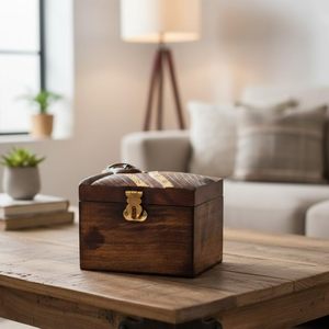 Boîte à bijoux en bois faite à la main, organisateur décoratif pour bagues, colliers et bracelets, accessoire de maison abordable par AALIYAN IMPEX - Product Image 1
