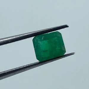 Piedra Preciosa de Esmeralda Zambiana Natural Verde de Alta Claridad con Corte Baguette para la Elaboración de Joyas - Product Image 1