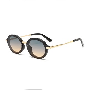 Gafas de sol ovaladas de moda unisex RTS 2026, gafas de sol de diseñador para actividades al aire libre - Product Image 1