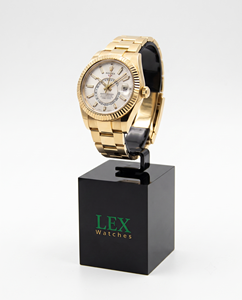 2025 New Fashion Acrylic Smart Watch <b>Display</b> Stand Compact Elegant Transparent Customized Freestanding Corner Shelf for Easy - Product Image 5