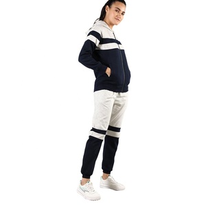 ชุดวอร์มกีฬาผู้หญิงแบบสั่งทำขายส่ง ไซส์ผู้ใหญ่ ทรงเข้ารูป ชุดเสื้อฮู้ดซิปและกางเกงขายาว - Product Image 4