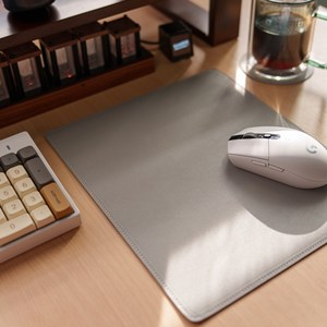 Sophisticated Leather <b>Mouse</b> <b>Pad</b> Solid Color Desk Mat For Corporate Branding Projects High Quality Materials LMPD-0060D - Product Image 3