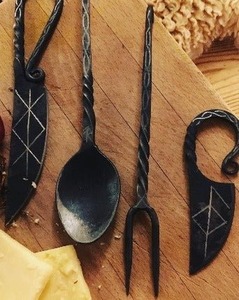 Juego de Cuchillos Medievales Forjados a Mano, Personalizados OEM, con Hoja Recta de Acero al Carbono de 3 mm de Grosor, No Ajustables, Personalizables - Product Image 2
