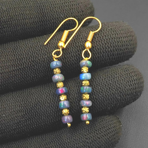 ต่างหูประดับโอปอลเอธิโอเปียสีดำหลายเฉด, ทอง 14K, พลอยสีรุ้งธรรมชาติ - Product Image 1
