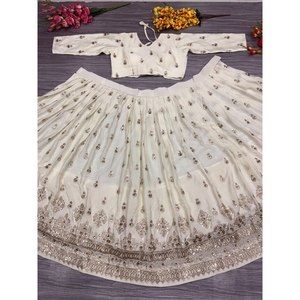 Lehenga choli ชุดปาร์ตี้ออกแบบสำหรับผู้หญิงพร้อมงานปักที่หรูหรา - Product Image 5
