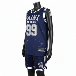 Conjunto de pantalones cortos de malla de poliéster de secado rápido de alta calidad, 230 GSM, con panel de rayas en contraste azul marino y blanco, con logotipo personalizado brillante. - Product Image 5