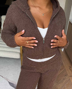 Sudadera con capucha de mohair con logotipo bordado personalizado, chándales de punto, sudadera con capucha de mohair extragrande con vuelo, suéter de mohair de punto, conjunto de chándal de punto - Product Image 3