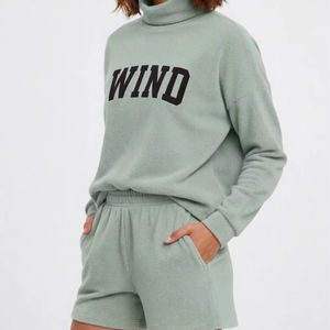 Ensemble de shorts en polaire pour femmes de haute qualité pour l'hiver, en polyester/coton, matière douce tricotée, respirante, impression de logo personnalisée - Product Image 1