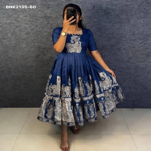 Proveedor de la mejor colección de telas de algodón puro Kota con estampado Kalahasti Kalamkari, mangas hasta el codo y corte maxi acampanado, procedente de la India. - Product Image 1