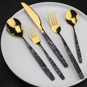 Juego de Cubiertos de Metal Modernos para Comedor, Cuchara y Tenedor, Diseño Duo para una Presentación de Alimentos Fluida - Product Image 2