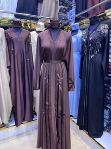 Abaya la plus vendue, style Dubaï, ornée de perles et de sequins, à manches longues, traditionnelle musulmane, faite à la main, pour mariage, respirante, col en V pour femme - Product Image 2