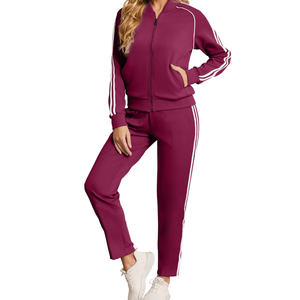 Conjunto de dos piezas para mujer, chándal de corte regular y ajustado con estampado en relieve, efecto lavado - Product Image 1