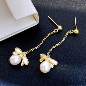 Pendientes de Abeja de Moda Barroca, Pendientes de Perlas de Agua Dulce, Accesorio Elegante con Detalles Intrincados - Product Image 3