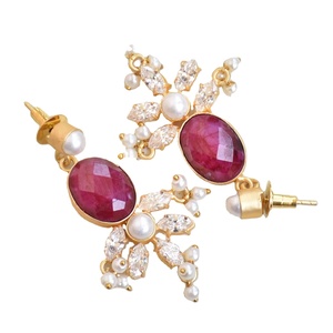 Pendientes Refinados con Piedras Preciosas Auténticas, Acabado Chapado en Oro y Joyería Hecha a Mano con Calidad - Product Image 4