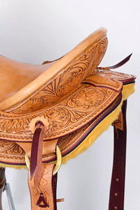Silla de montar western de cuero para caballo, con herrajes de madera niquelados personalizados, para carreras de sendero. Precio al por mayor disponible. - Product Image 2