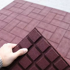 Carrelage en caoutchouc de sécurité à motif brique pour extérieur - Product Image 1