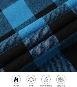 Chemise boutonnée à carreaux classique pour homme, en coton doux et chaud, chemise à carreaux décontractée avec deux poches, col ouvert, poignets ajustables - Product Image 4