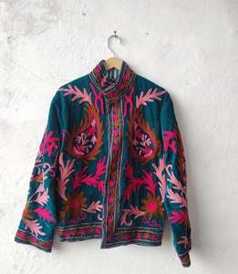 Chaqueta Bomber de Terciopelo Bordada Estilo Suzani, Hecha a Mano en India, Reversible, Ecológica, Transpirable, de Invierno, Unisex, para Mujer - Product Image 1
