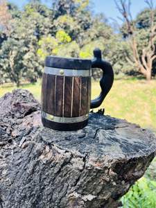 Chope à bière en bois faite à la main avec insert en acier inoxydable, design classique, poignée ergonomique, compatible lave-vaisselle, motif uni, coffret cadeau, pour fêtes et usage domestique - Product Image 1