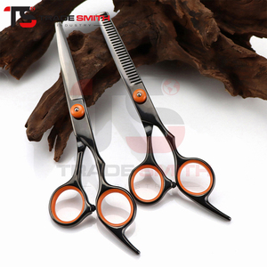 Kit de Ciseaux de Coiffure Professionnels 6 Pouces en Acier Inoxydable Tranchant pour Usage Domestique – Collection Soin des Cheveux - Product Image 5
