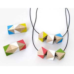 Collar de Cuentas de Madera y Resina, Joyería Artesanal para Fiestas, Bodas y Celebraciones - Product Image 1