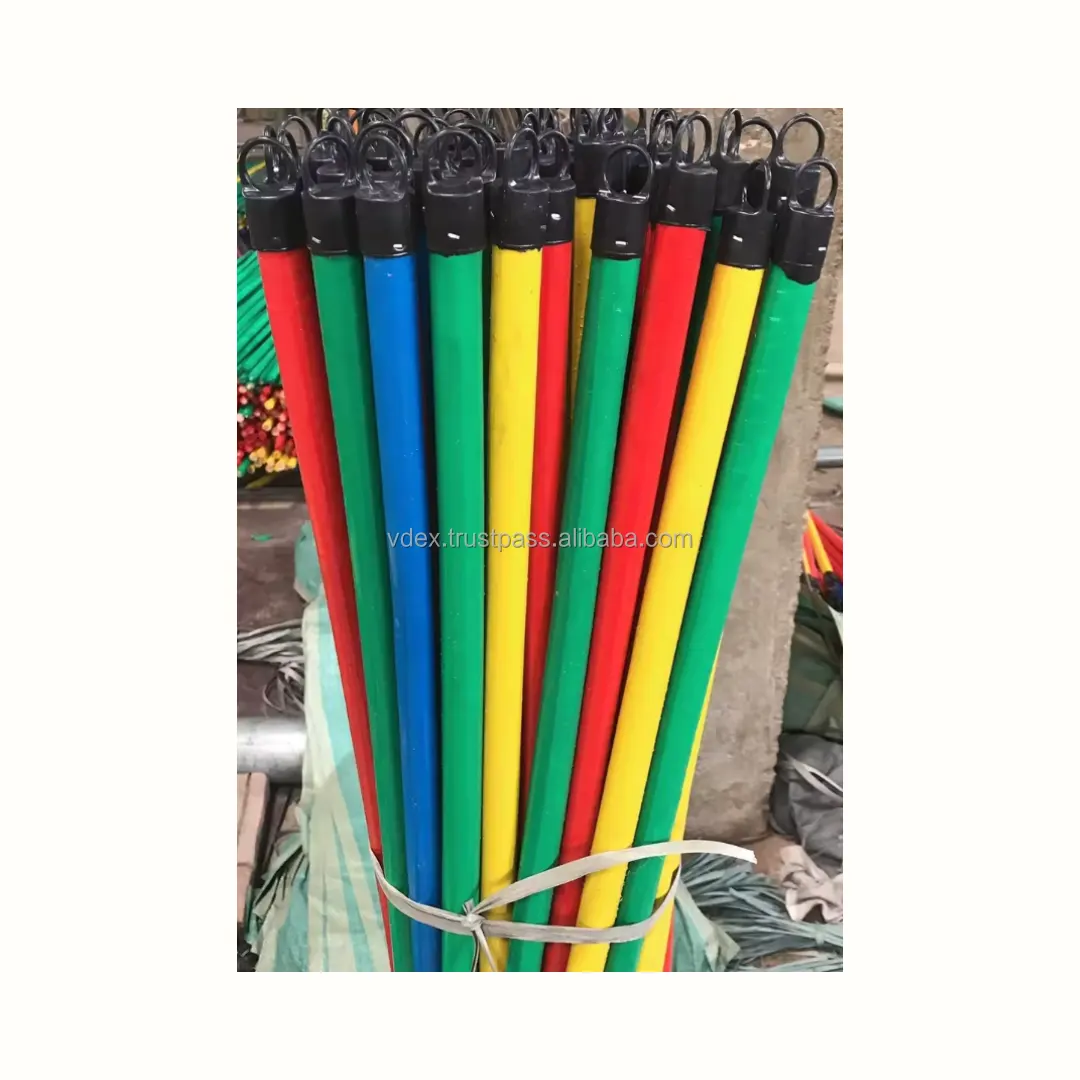 Оптовая продажа, 110 см-120 см, ПВХ Цветная Пластиковая деревянная ручка для меты, натуральный производственный стержень для швабры для домашней уборки, бытовой инструмент